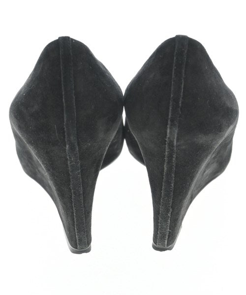 Christian Louboutin รองเท้าส้นสูง
