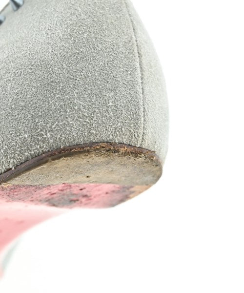 Christian Louboutin รองเท้าส้นสูง