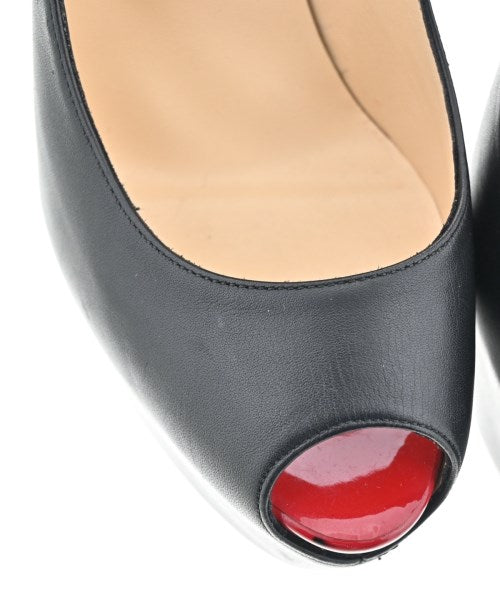 Christian Louboutin รองเท้าส้นสูง