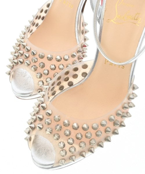 Christian Louboutin รองเท้าส้นสูง