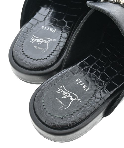 Christian Louboutin รองเท้าสวมทางการ