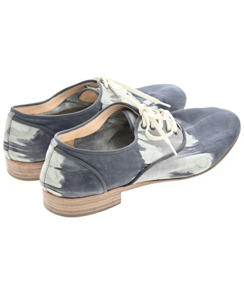 Christian Louboutin รองเท้าสวมทางการ