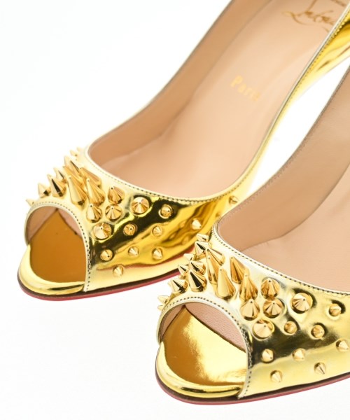 Christian Louboutin รองเท้าส้นสูง