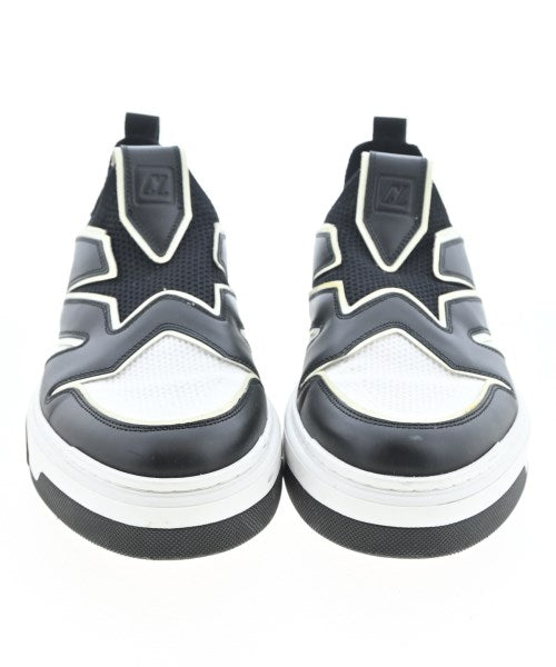 Christian Louboutin รองเท้าผ้าใบ