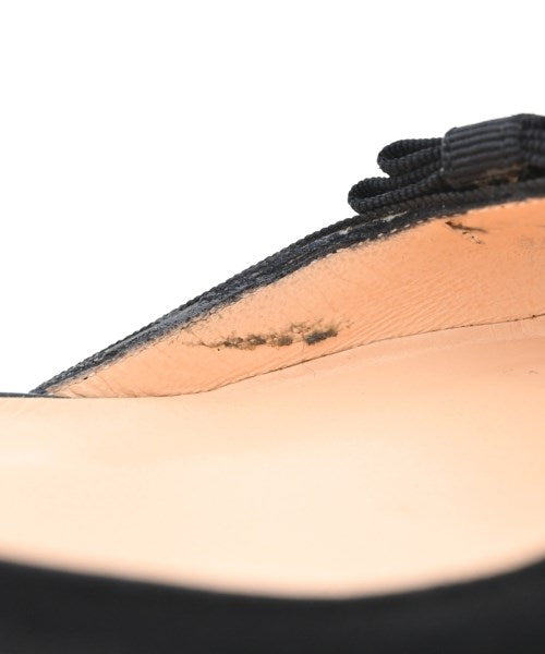 Christian Louboutin รองเท้าส้นสูง
