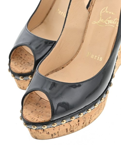 Christian Louboutin รองเท้าส้นสูง