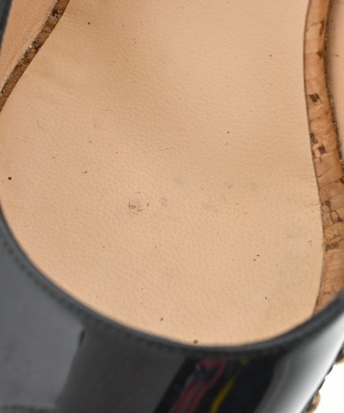 Christian Louboutin รองเท้าส้นสูง