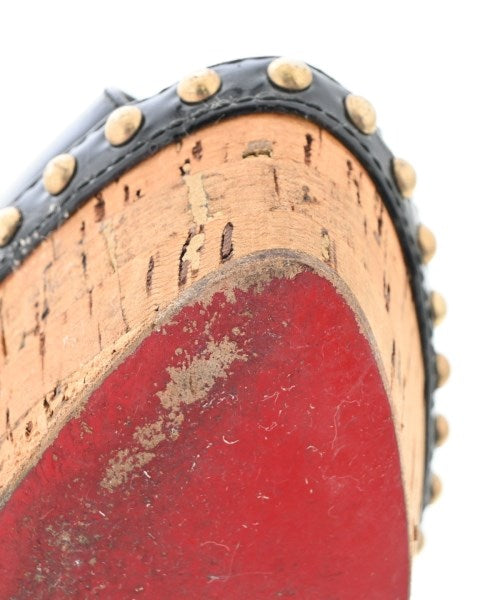 Christian Louboutin รองเท้าส้นสูง