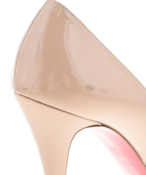 Christian Louboutin รองเท้าส้นสูง