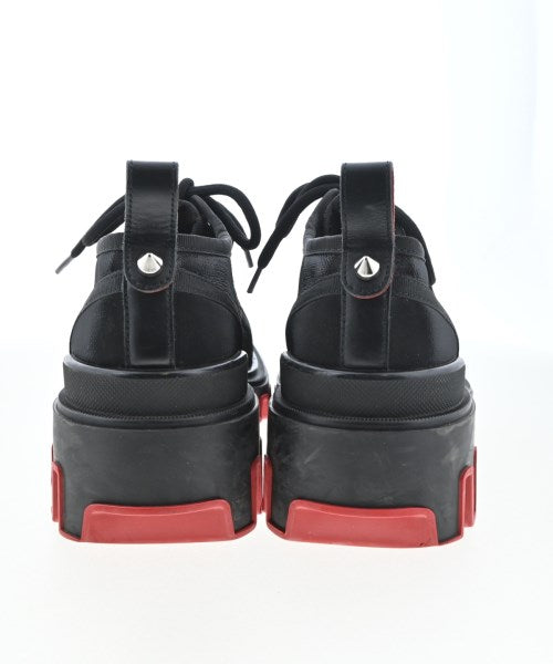 Christian Louboutin รองเท้าผ้าใบ