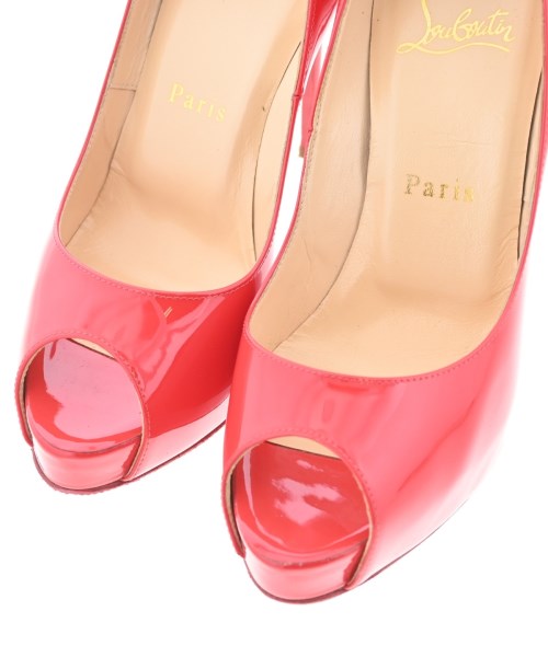 Christian Louboutin รองเท้าส้นสูง