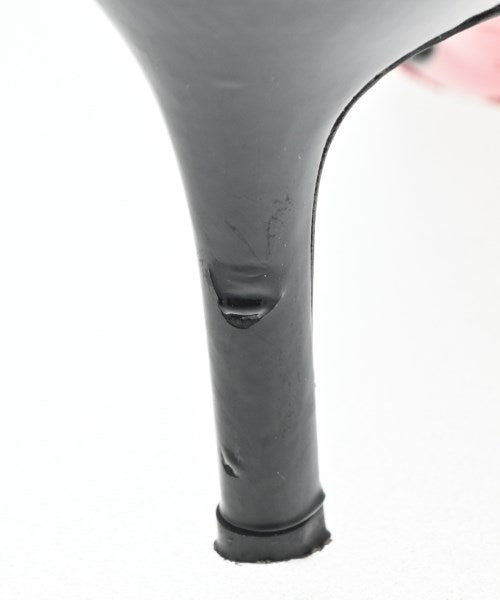 Christian Louboutin รองเท้าส้นสูง