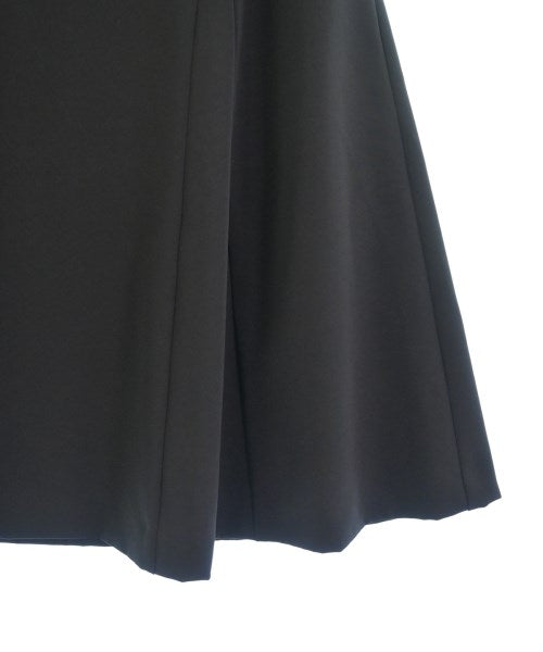 ANTEPRIMA กระโปรงยาวถึงเข่า