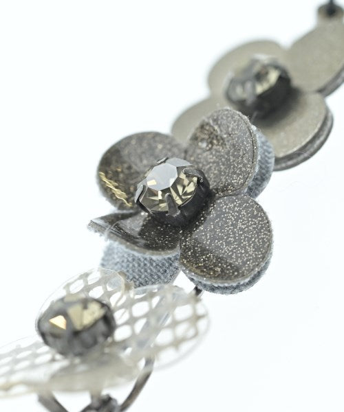 ANTEPRIMA เครื่องประดับบนกระเป๋า