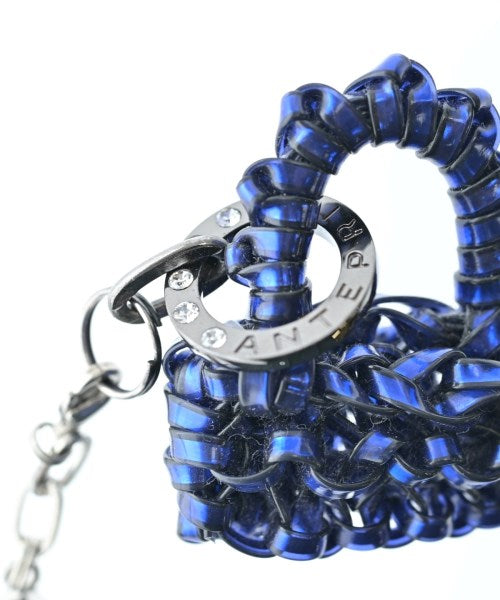 ANTEPRIMA เครื่องประดับบนกระเป๋า