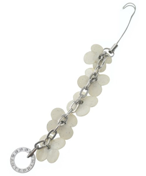 ANTEPRIMA เครื่องประดับบนกระเป๋า