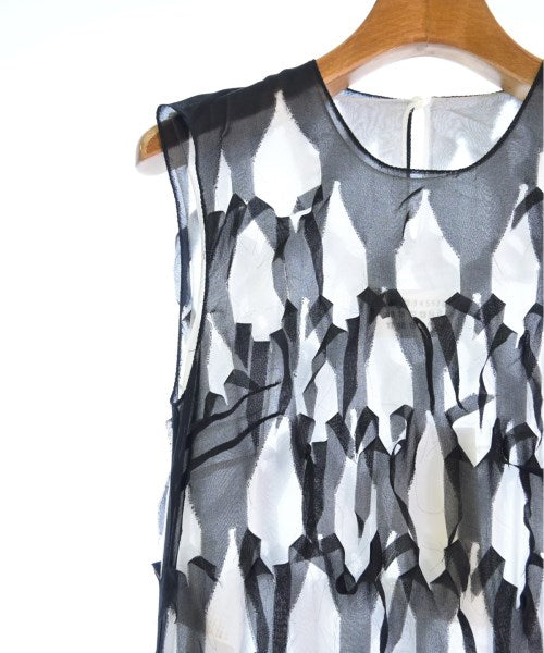 MM6 ชุดเดรส