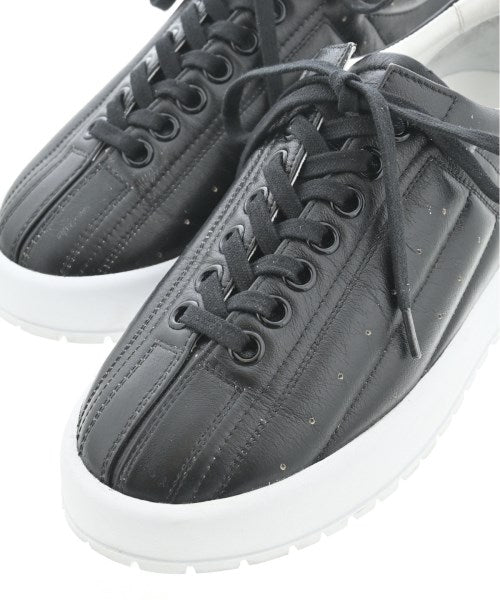 MM6 รองเท้าผ้าใบ