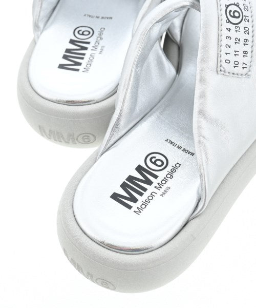 MM6 รองเท้าแตะ