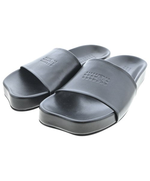 MM6 รองเท้าแตะ