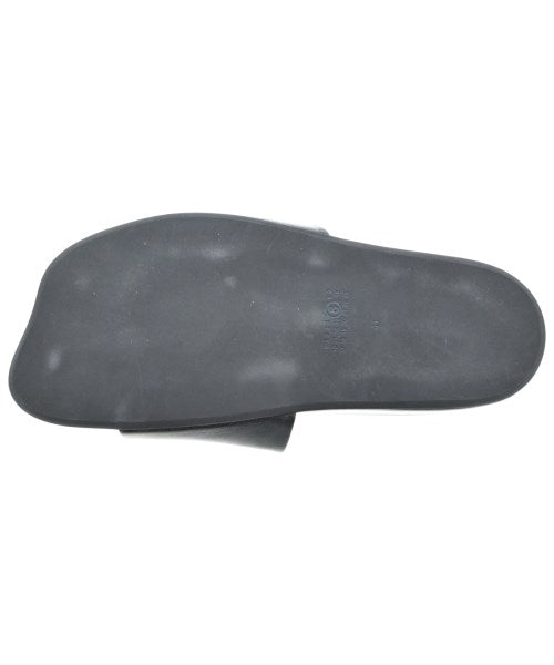 MM6 รองเท้าแตะ