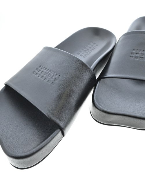 MM6 รองเท้าแตะ