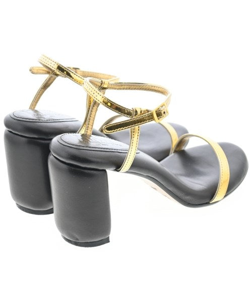 MM6 รองเท้าแตะ