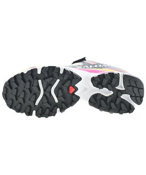 MM6 รองเท้าผ้าใบ