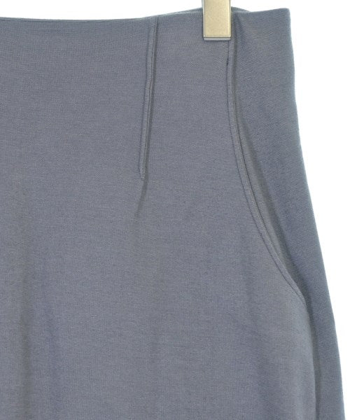 MM6 กระโปรงยาวถึงเข่า