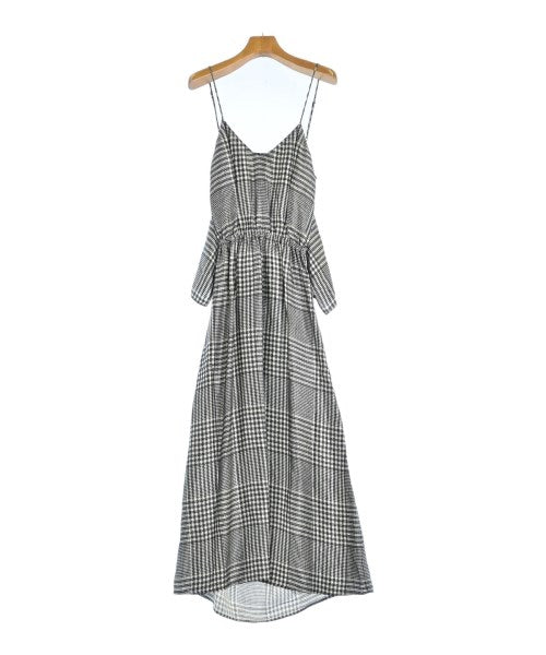 MM6 ชุดเดรส