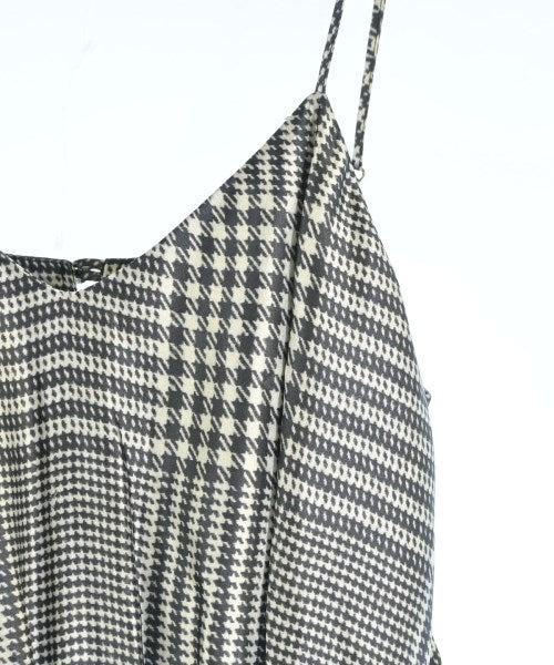 MM6 ชุดเดรส