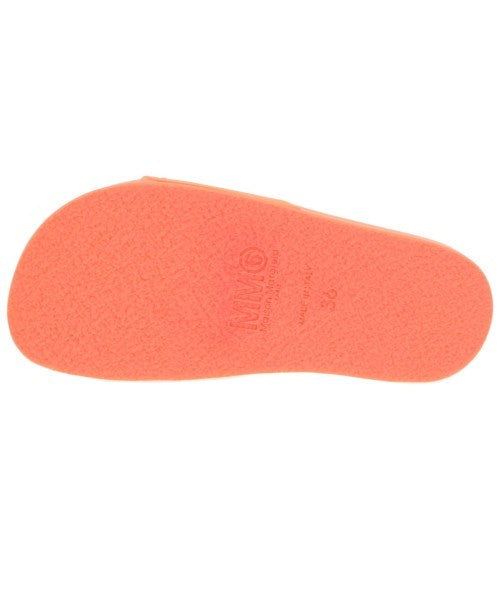 MM6 รองเท้าแตะ