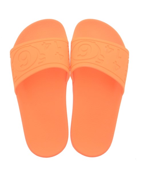 MM6 รองเท้าแตะ