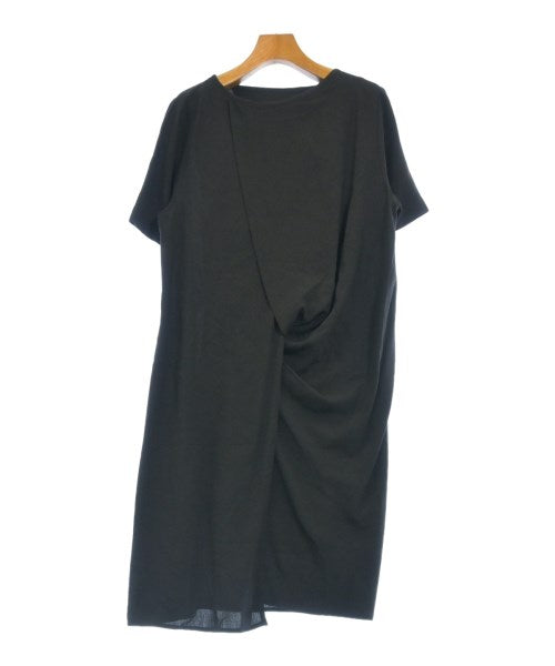 MM6 ชุดเดรส