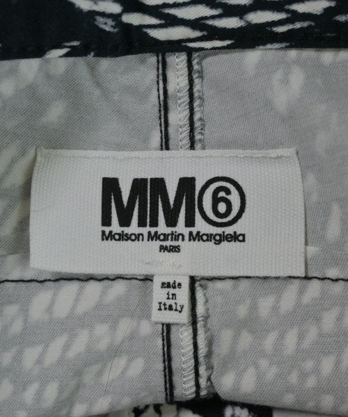 MM6 กระโปรงสั้น