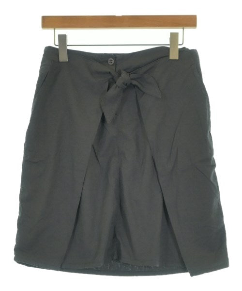 MM6 กระโปรงยาวถึงเข่า