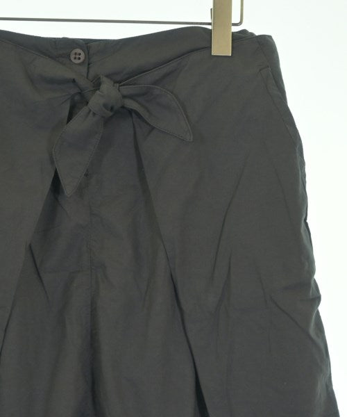 MM6 กระโปรงยาวถึงเข่า