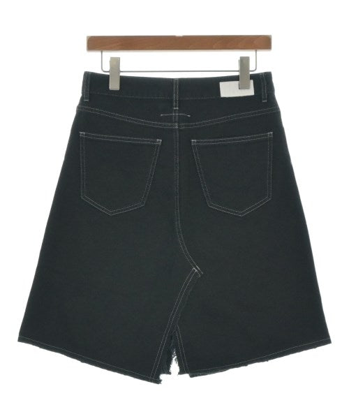 MM6 กระโปรงยาวถึงเข่า