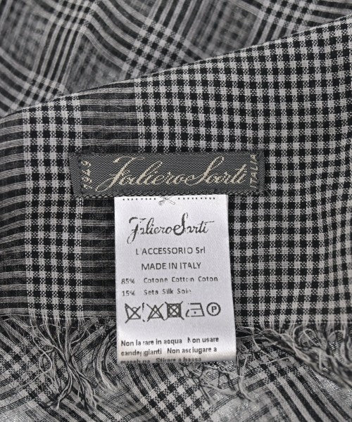 Faliero Sarti ผ้าคลุมไหล่