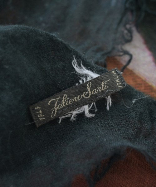 Faliero Sarti ผ้าคลุมไหล่