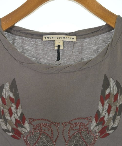 TWeNTY8TWeLVe เสื้อยืด/เสื้อท็อปส์