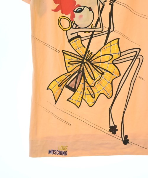 LOVE MOSCHINO เสื้อยืด/เสื้อท็อปส์