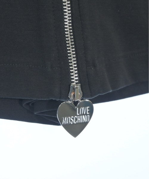 LOVE MOSCHINO กางเกงขาสั้น