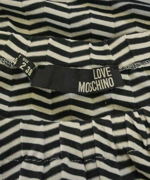LOVE MOSCHINO เสื้อยืด/เสื้อท็อปส์