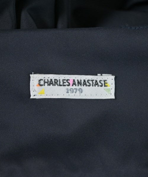 Charles Anastase กระโปรงสั้น