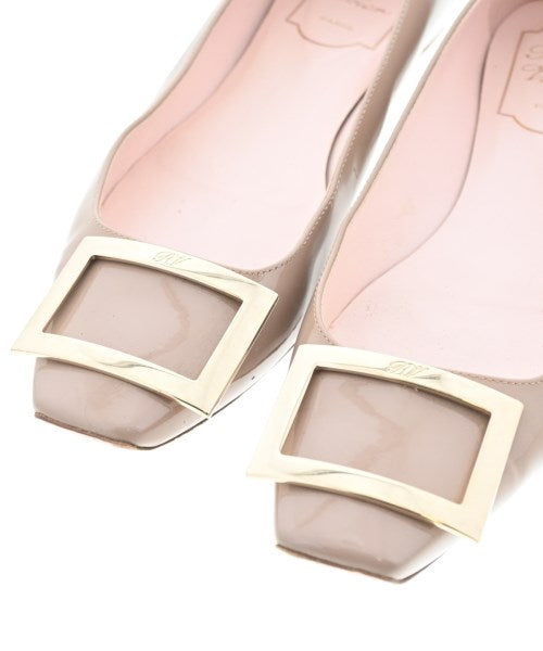Roger Vivier รองเท้าส้นสูง