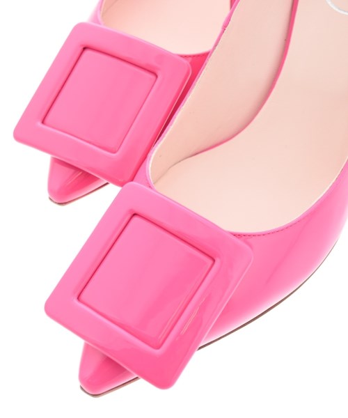 Roger Vivier รองเท้าส้นสูง