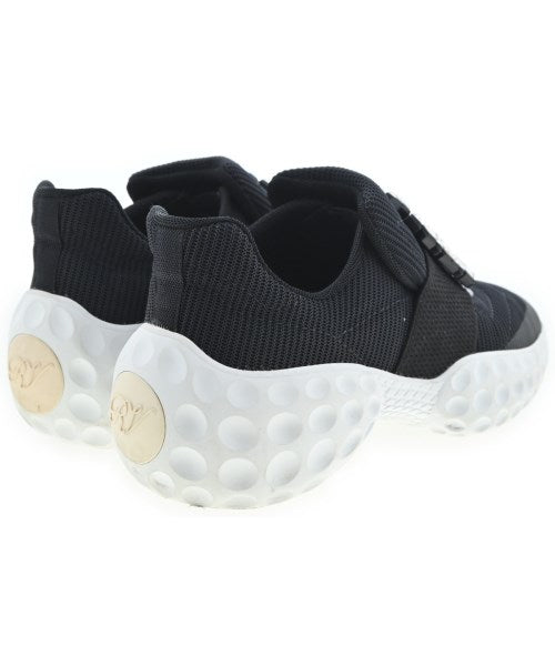 Roger Vivier รองเท้าผ้าใบ