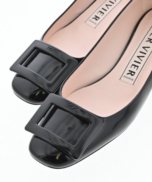 Roger Vivier รองเท้าส้นสูง