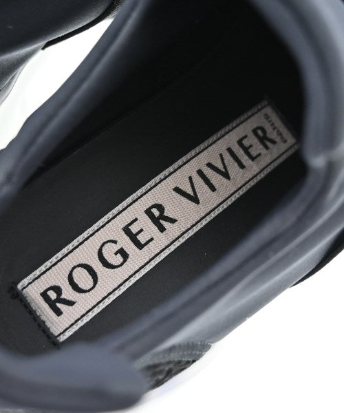 Roger Vivier รองเท้าผ้าใบ